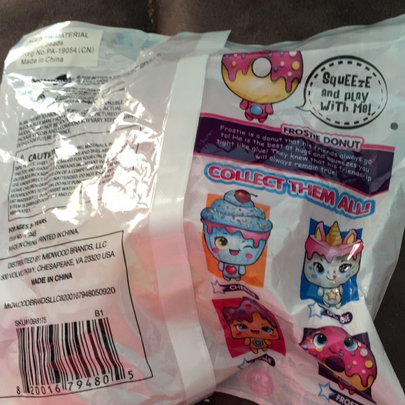 Frostie the donut squishy - Picture 2 of 4